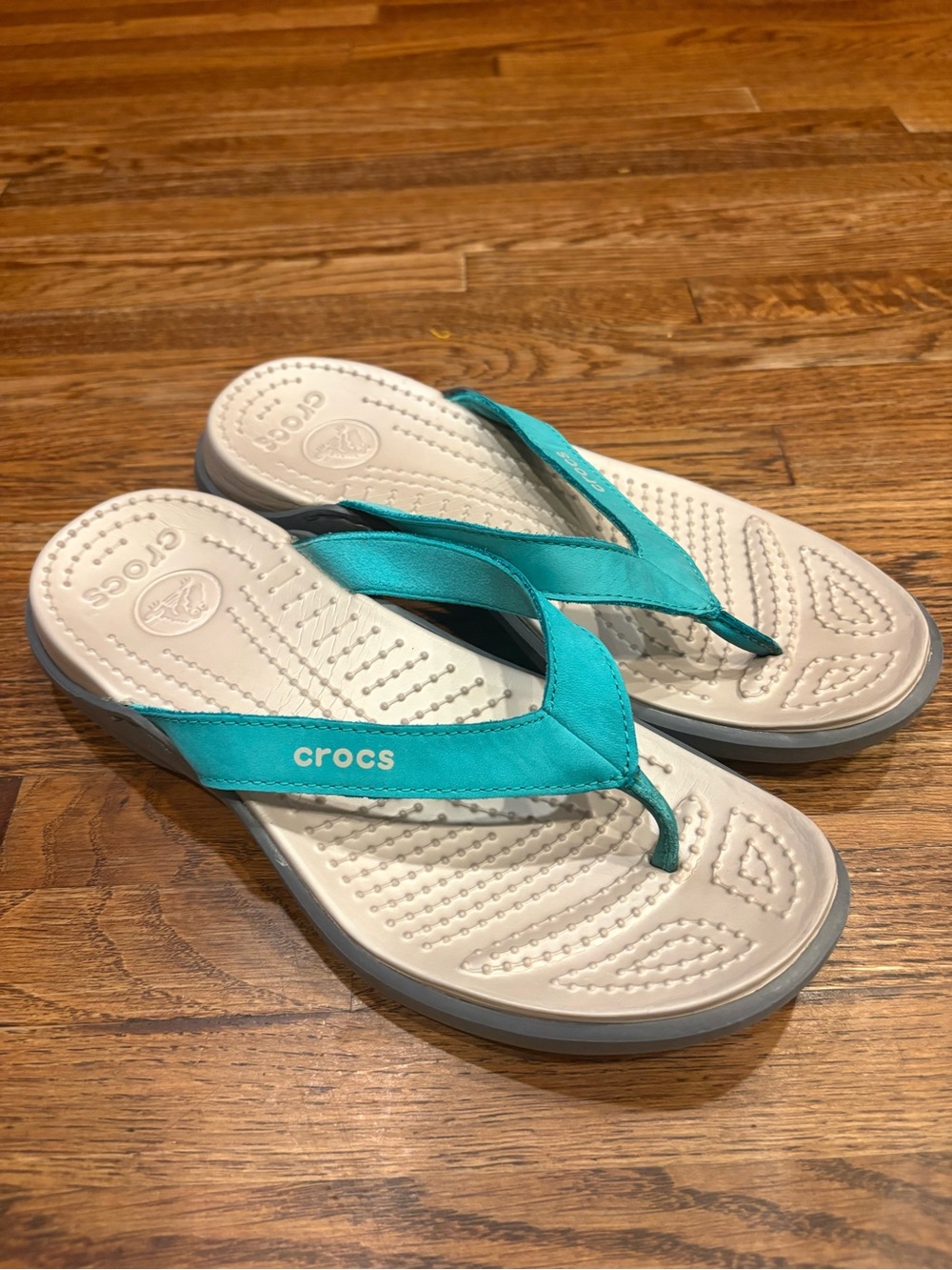 Crocs Swiftwater Tropical Teal Flip-Flops Sandals Women’s 7 - Picture 2 of 5